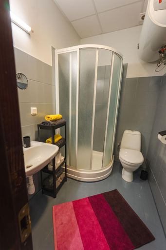 Bathroom 3, Barona spilvens, Liepaja