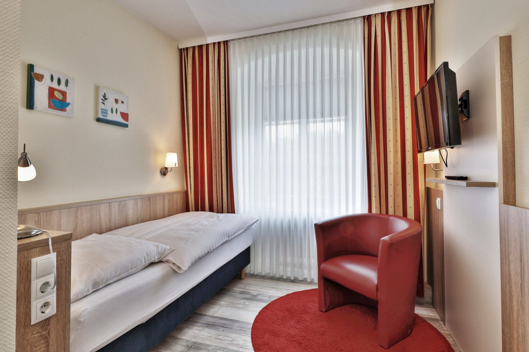 Bedroom 3, Hotel Trierer Hof, Koblenz