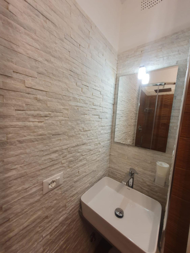 Bathroom 3, Il RIFUGIO DELLO SCIATORE RESIDENCE PARADISO, L'Aquila