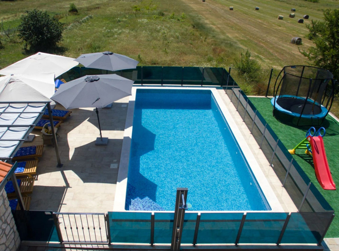 Others 5, Holiday Home Marana, Ružić