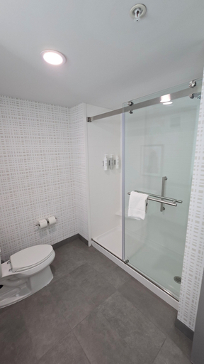 Bathroom 18