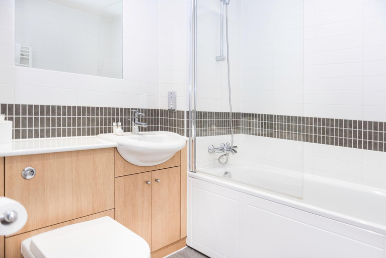Bathroom 3, City Stay - Vizion Garden Apartments, Milton Keynes