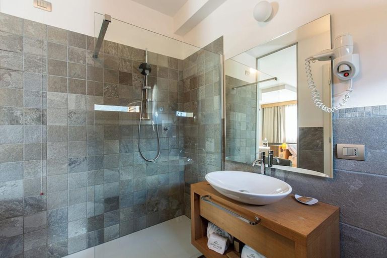 Bathroom 4, Wine Hotel Retici Balzi, Sondrio