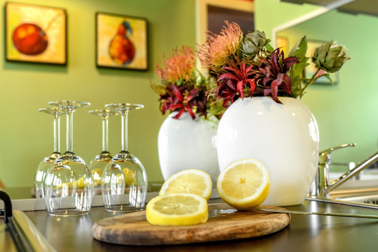 Food & Drinks 4, City Haven - Downtown Apartments with Art Deco Design, Municipiul Bucuresti