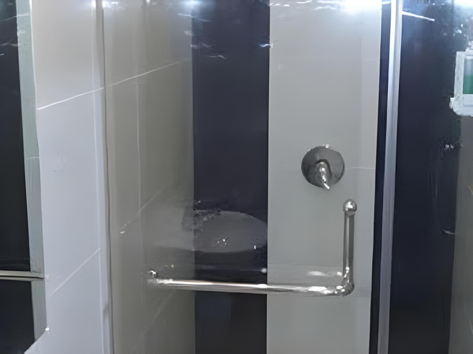 Bathroom 3, Hotel Grand Permata Purwakarta, Purwakarta