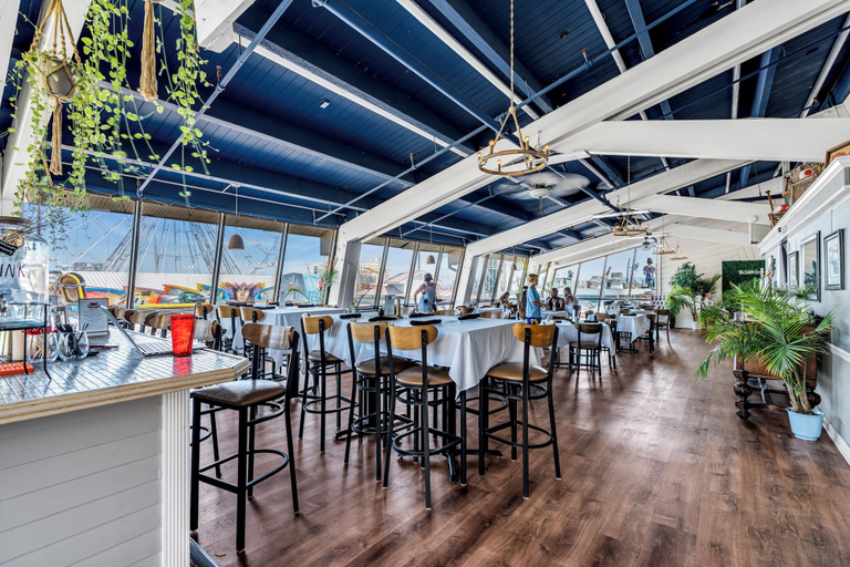 Food & Drinks 5, Aztec Ocean Resort, Ocean