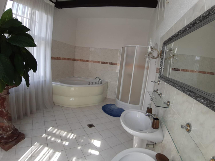 Others 4, Rooms in Prague-BIG+Comfy, Praha 5