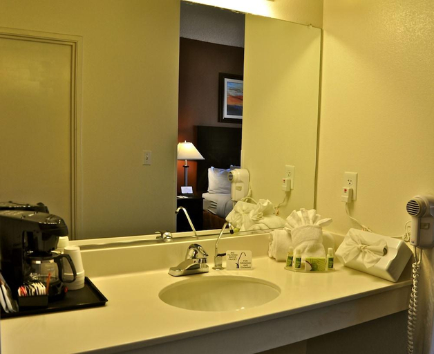 Bathroom 3, Landmark Inn Fort Irwin, San Bernardino