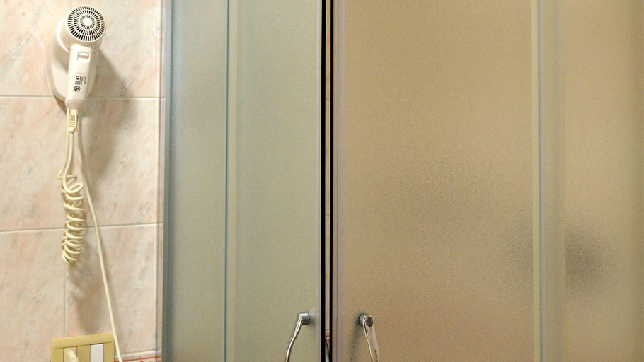 Bathroom 27