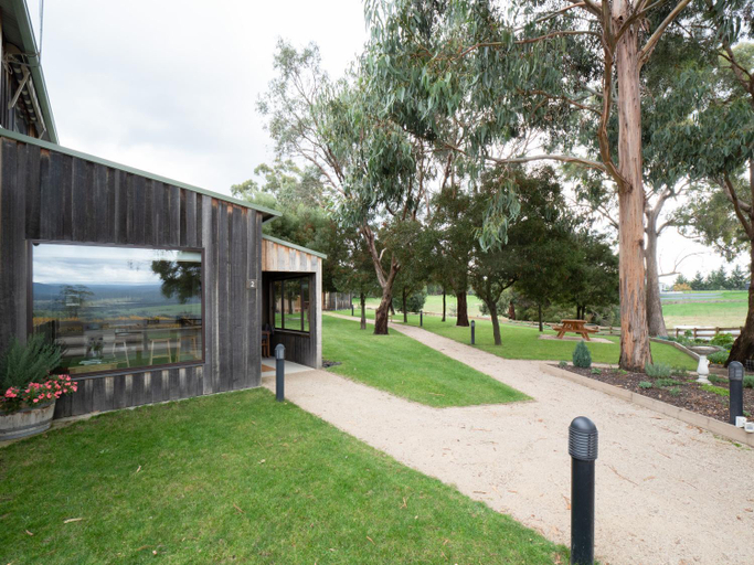 Exterior view 2, Bundaleera Vineyard and Farm Stay, Launceston - Pt B