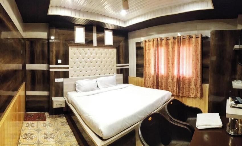 Bedroom 5, Hotel Himalaya, Kullu