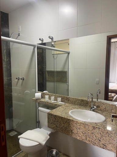 Bathroom 5, Hotel Monte Carlo, São João del Rei
