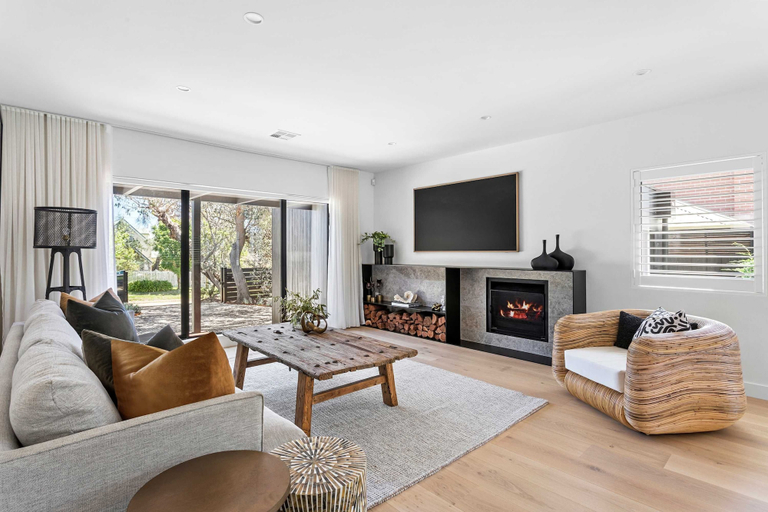 Room 4, Midnight Sands Luxe Beachside Designer With Pool, Melbourne
