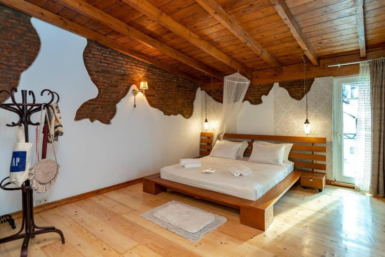Others 2, 3BR Triplex w Terraces-Heart of Tbilisi -By-Wehost, Tbilisi