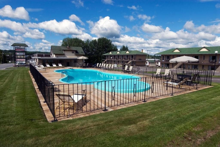 Sport & Beauty, Daigle Motel, Madawaska