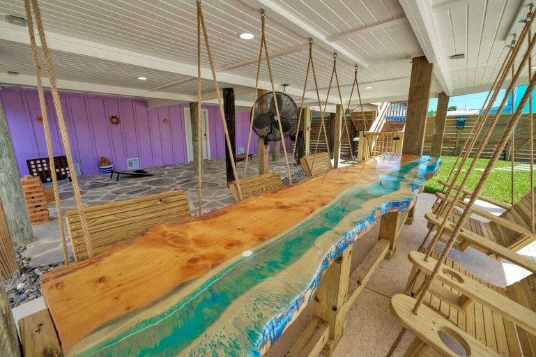 Food & Drinks, Barefoot & Salty by Avantstay Private Pool, Nueces