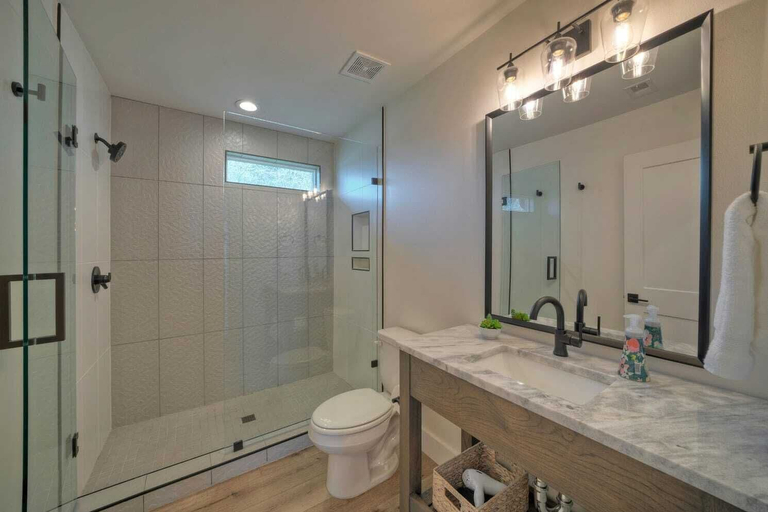 Bathroom 4, Private Pool, Walk to Beach, 6bdr, Main+guest House Third Sandbar by Avantstay, Nueces