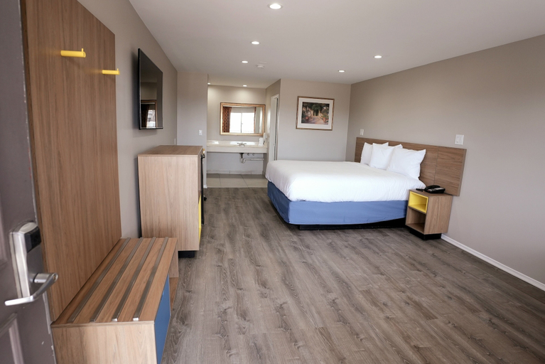 Others 2, Days Inn by Wyndham Hemet, Riverside