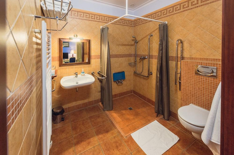 Bathroom, Hotel na Podzamczu, Tarnowskie