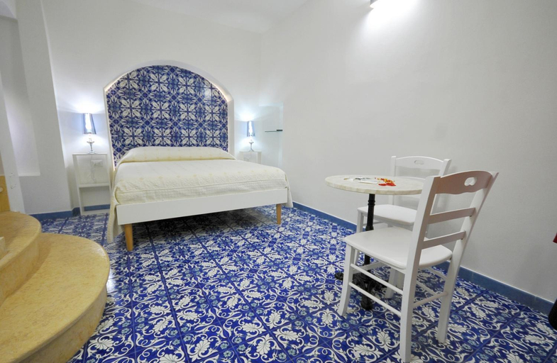 Others 5, Corte Casole b&b, Lecce
