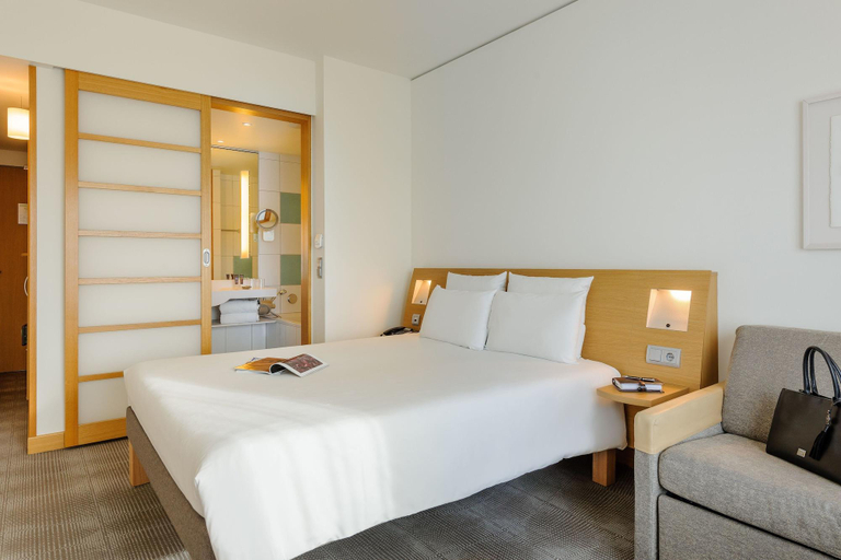 Bedroom 2, Novotel Berlin am Tiergarten, Berlin