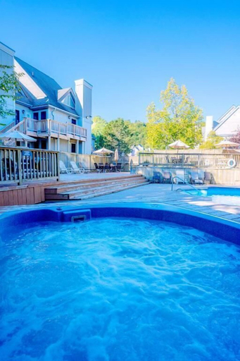 Sport & Beauty 4, Updated Blue Mountain studio North Creek, Grey