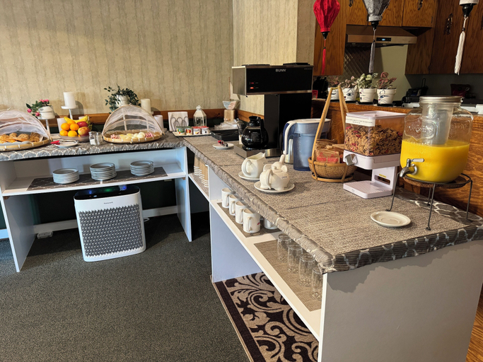 Food & Drinks 5, NEW AGE MOTEL INN, Yarmouth