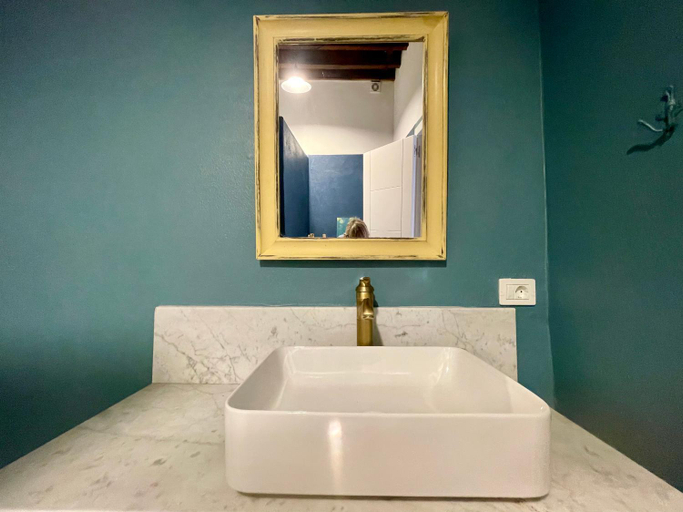 Bathroom 2, Sansofi Guesthouse, Santa Cruz de Tenerife