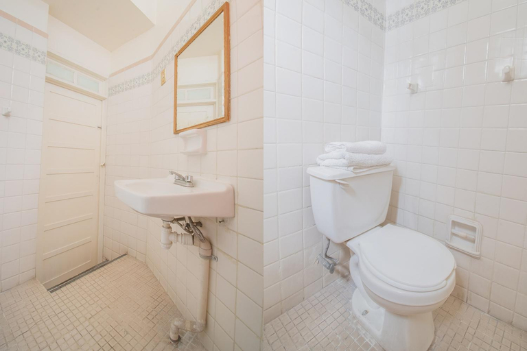 Bathroom 4, Hotel Imperial, Aguascalientes