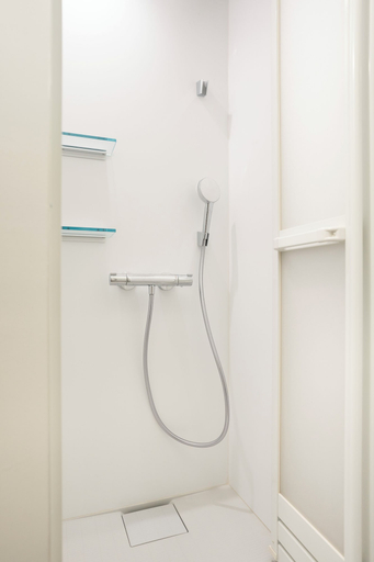 Bathroom 5, MIDORI.so Nihonbashi - hostel, Chūō