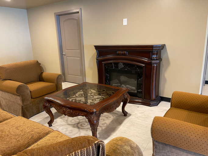 Others 5, Four Seasons Inn, Gallia