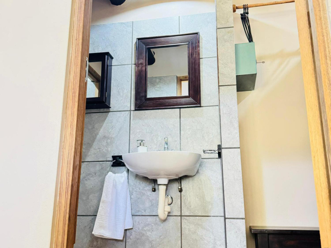 Bathroom 5, Ndumu Safari Resorts, Umkhanyakude