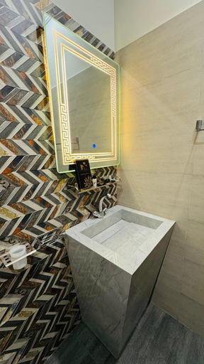 Bathroom 1, Hotel Breezy, Lahore