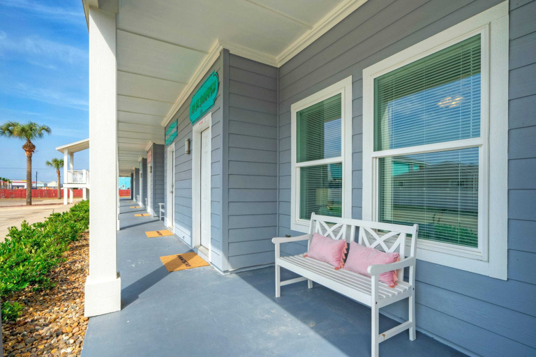 Interior 4, Costa Bahia Condos Sleeps 26, Pool, Short Beach Stroll, Nueces