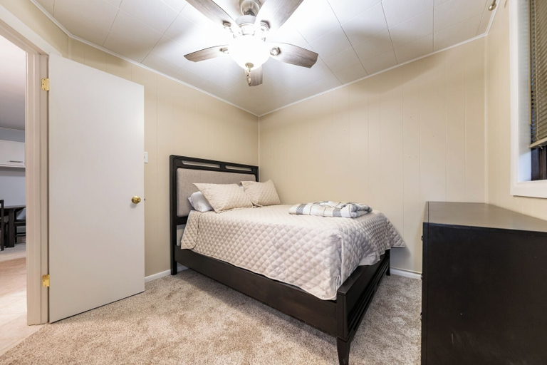 Bedroom 2, Spacious 3BR House With Firepit & Grill, Near Beach, Lake