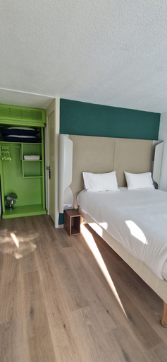 Bedroom 4, Campanile Saint Quentin, Aisne