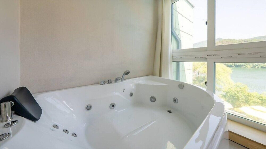 Bathroom 15