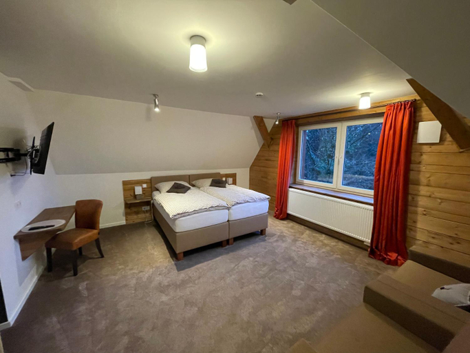 Bedroom 4, Berggasthof Tonsblick, Lippe