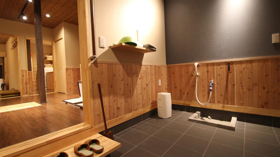 Bathroom 2, 京一軒町家 染 SEN 七条花畑 Shichijo-Hanabatake, Kyoto
