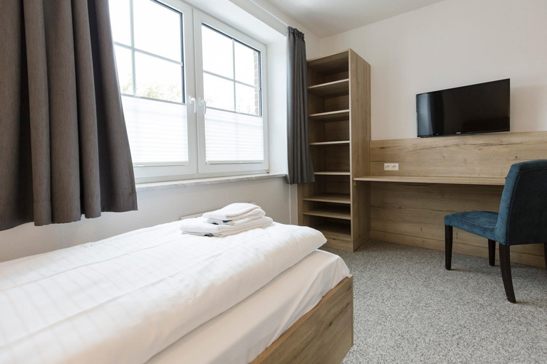 Bedroom 4, Cuxlandhotel Studio 204, Cuxhaven