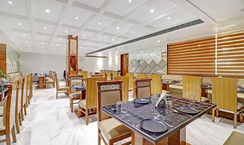 Food & Drinks, Hotel Palm tree Near Taj Mahal Agra, Agra
