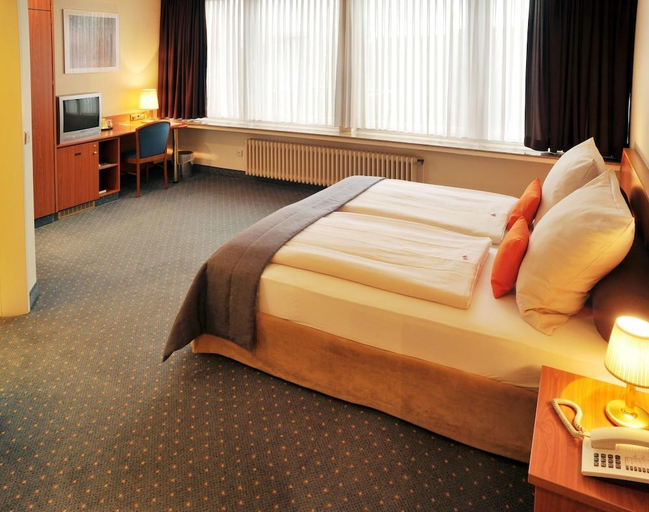 Bedroom 2, Hotel Servatius, Köln
