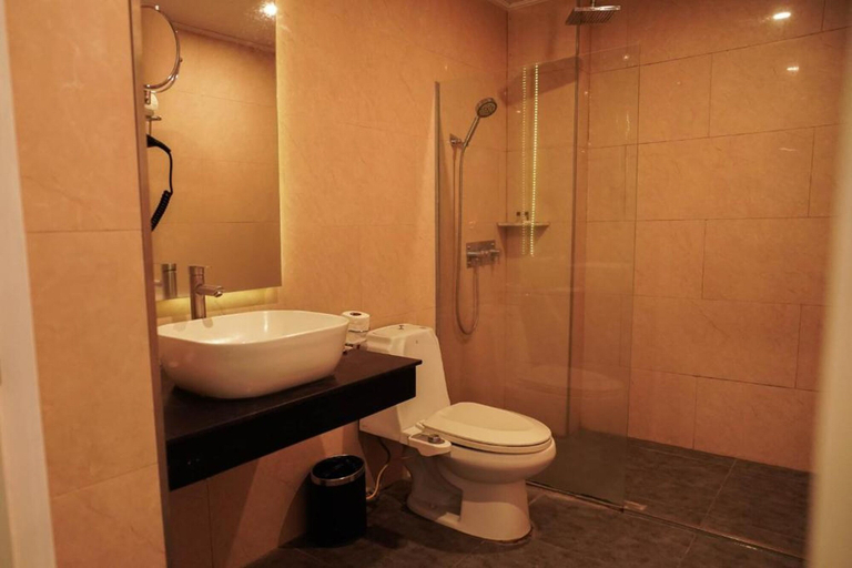 Bathroom 3, Dancenter Luxury Retreat Angeles City, Angeles City