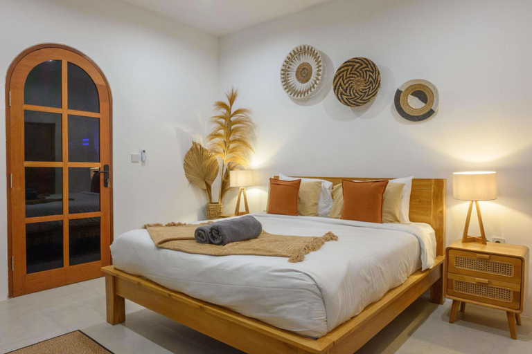 Bedroom 2, Villa Sarajevo 3BR in Pererenan Canggu Brand New, Badung