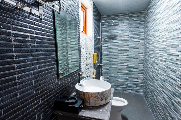 Bathroom 5, Rosa Garden, Hoa Lư