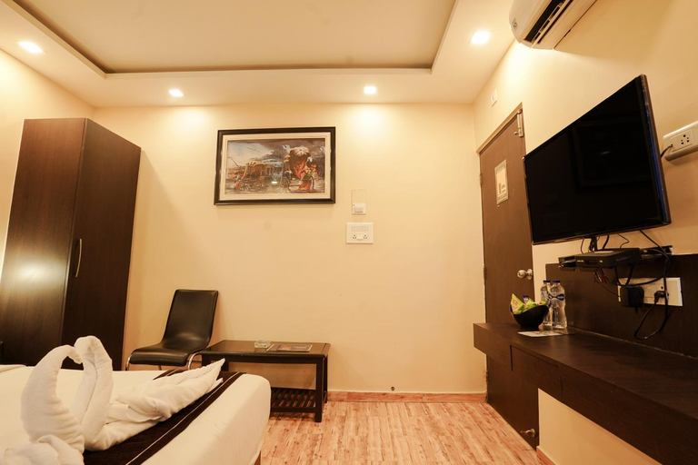 Others 5, Hotel Sheldon International, South 24 Parganas