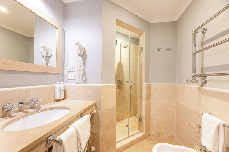 Bathroom 4, Val di Luce Spa Resort, Pistoia
