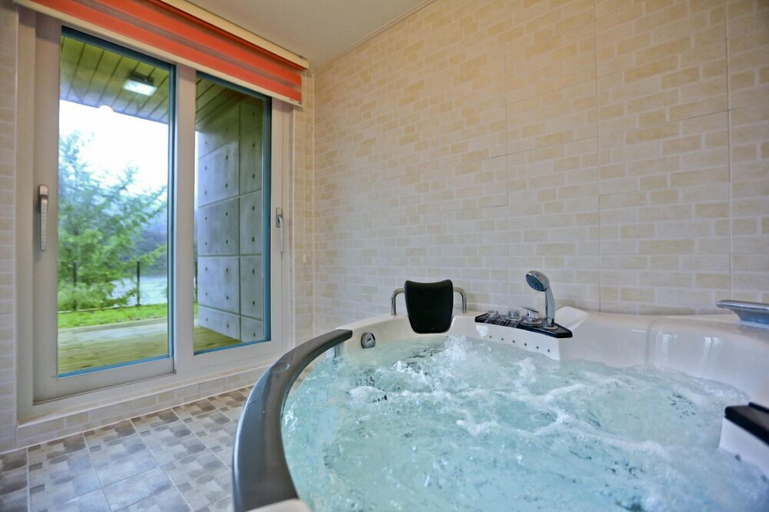 Bathroom 26