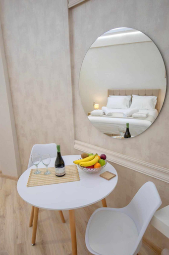 Food & Drinks 5, Golden City Center Suites, South Aegean