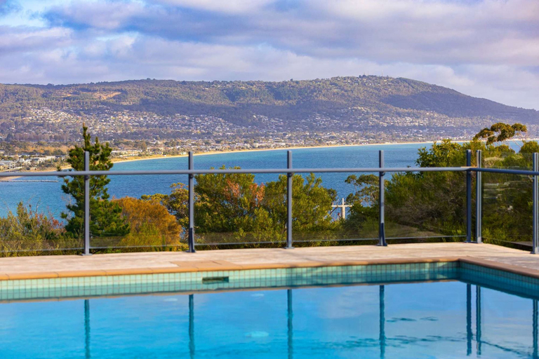 Room 5, Martha s Peak Heated Pool Views, Melbourne